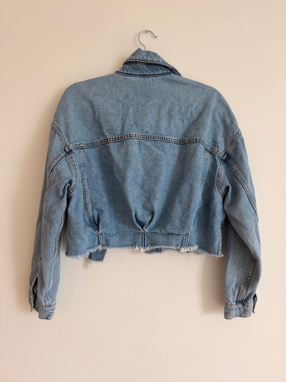 Zara Light Blue Cropped Denim Jacket Tapered with Raw Edges XS - Picture 3 of 4